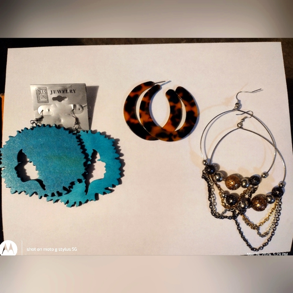 Bundle Of Earrings  Fashion wear. All Cheap